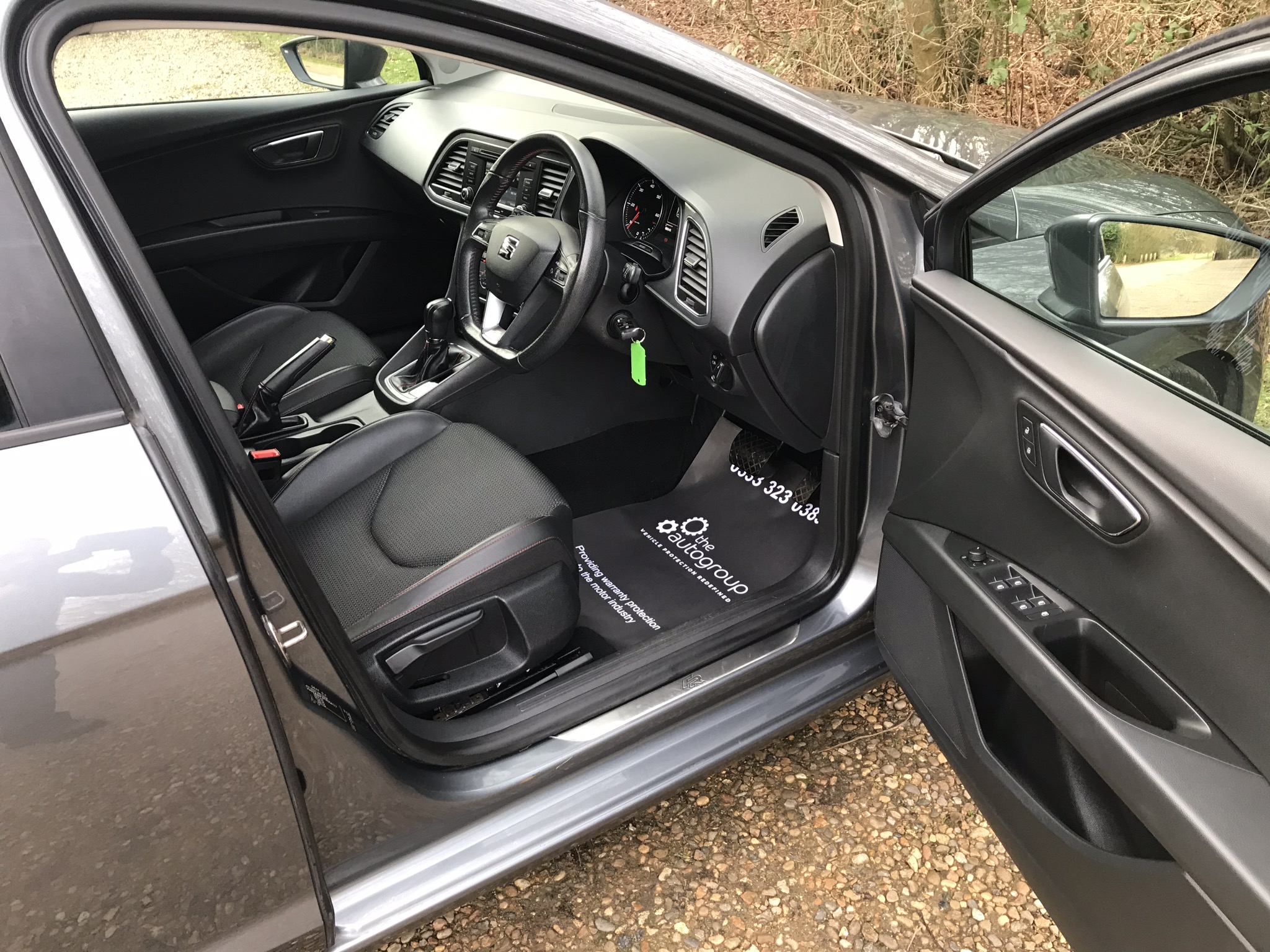 SEAT Leon ST 2.0 TDI Style DSG ** Leder-Alcantara Ausstattung ** Navi **  PDC ** Frisch ab MFK & Service * À vendre