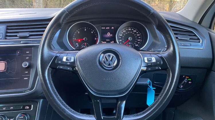 Volkswagen Tiguan 2.0 TDI SE Navigation Euro 6 (s/s) 5dr